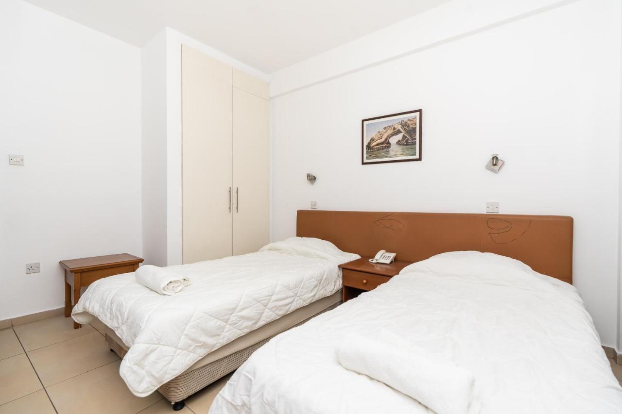 Flora Hotel Apartments Protaras Ngoại thất bức ảnh